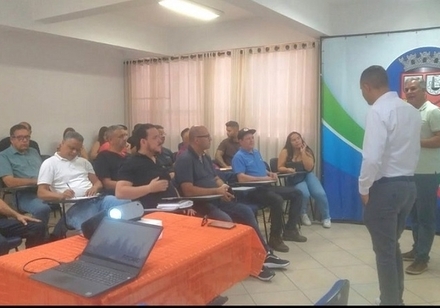 Reunião com prestadores de serviços automotivos.