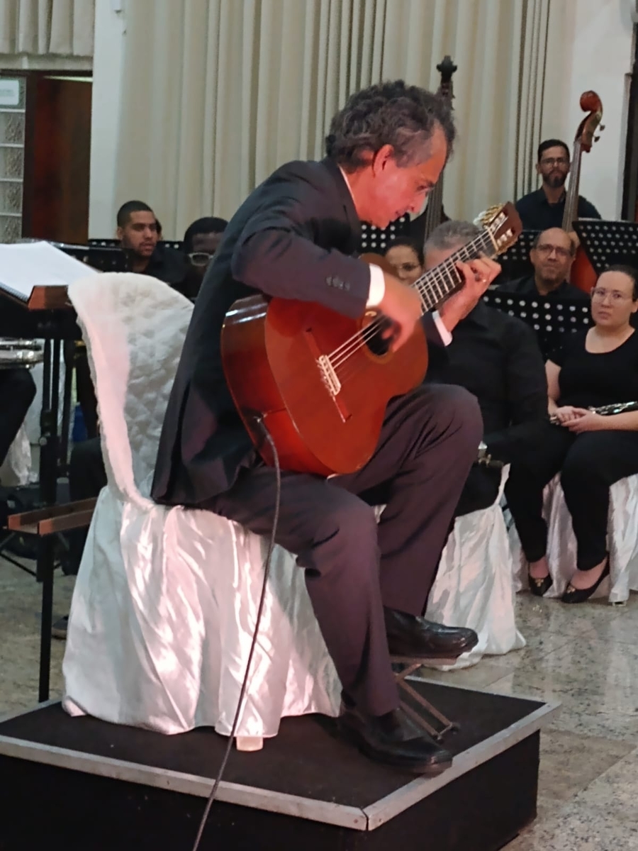 Noite maravilhosa na ACIC! Banda Sinfônica de Cubatão, Madrigal Zanzalá e o Maestro Maonelito Martins presenteiam a toda Sociedade Cubatense!